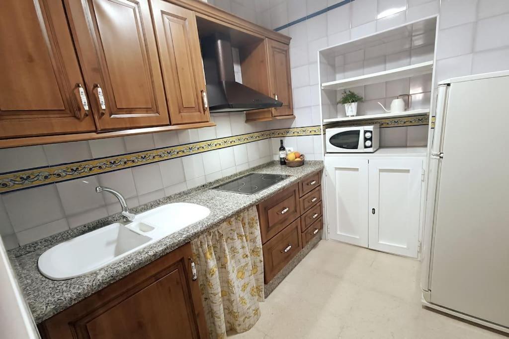 Tipico Y Pintoresco Patio De Vecinos, Con Encanto Севілья Екстер'єр фото