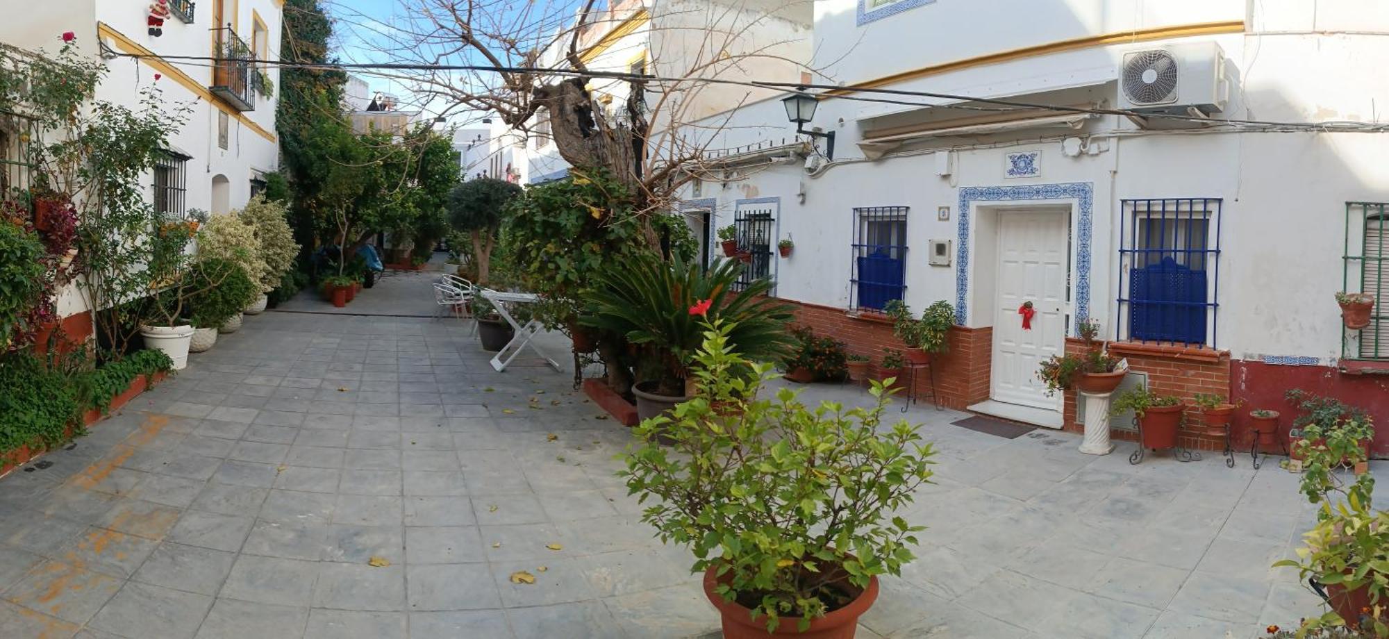 Tipico Y Pintoresco Patio De Vecinos, Con Encanto Севілья Екстер'єр фото