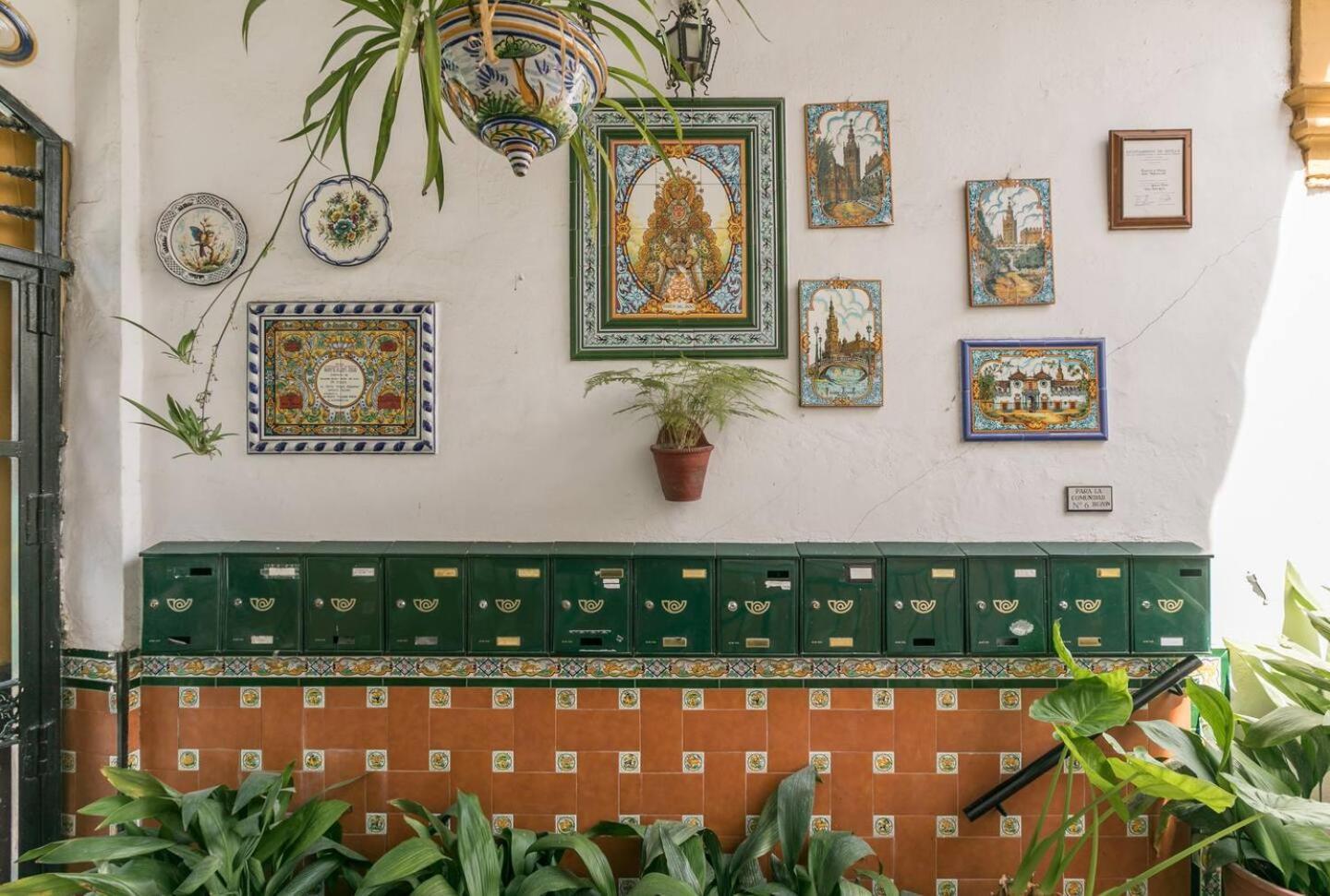 Tipico Y Pintoresco Patio De Vecinos, Con Encanto Севілья Екстер'єр фото